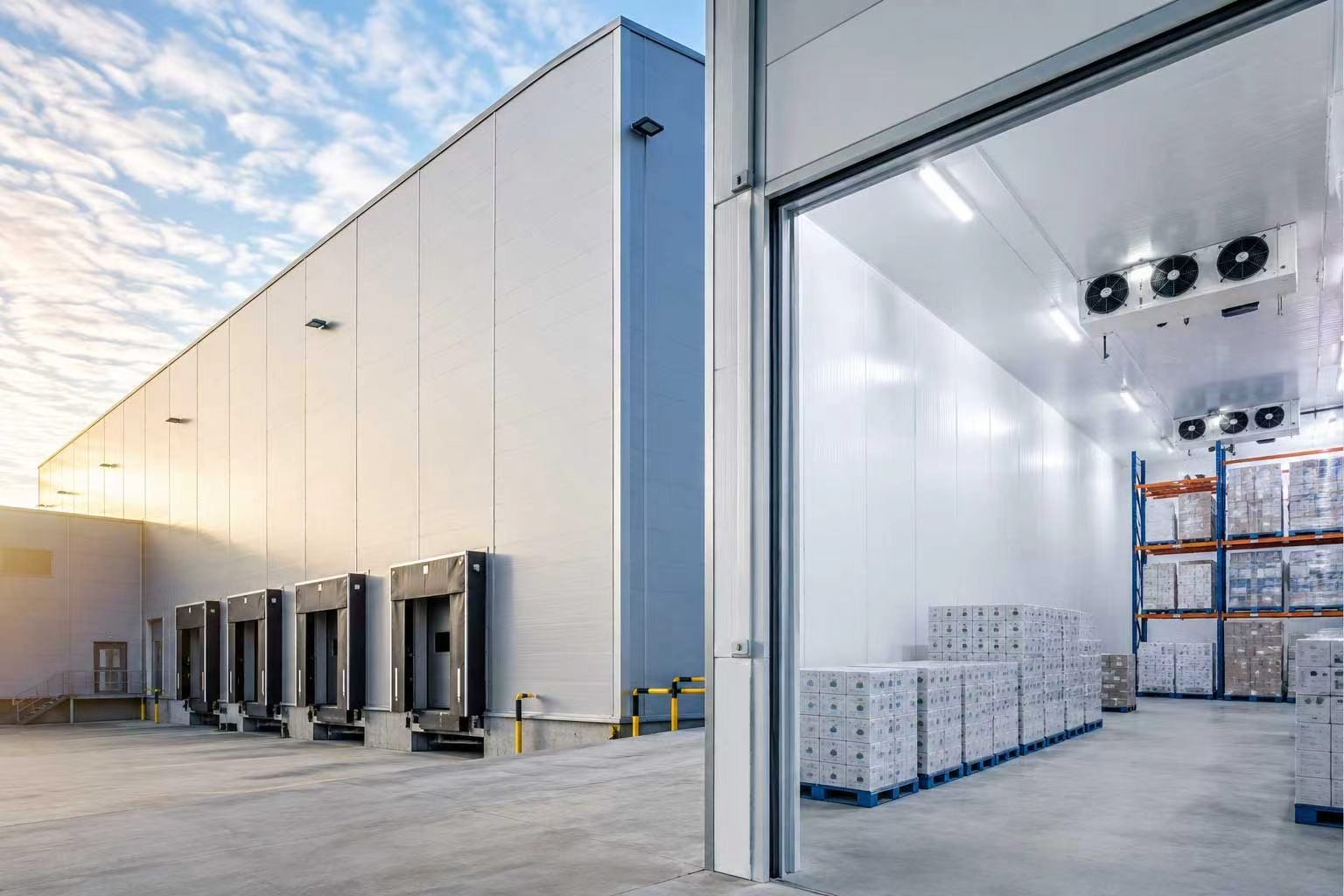 Food processing facility using cold room panels