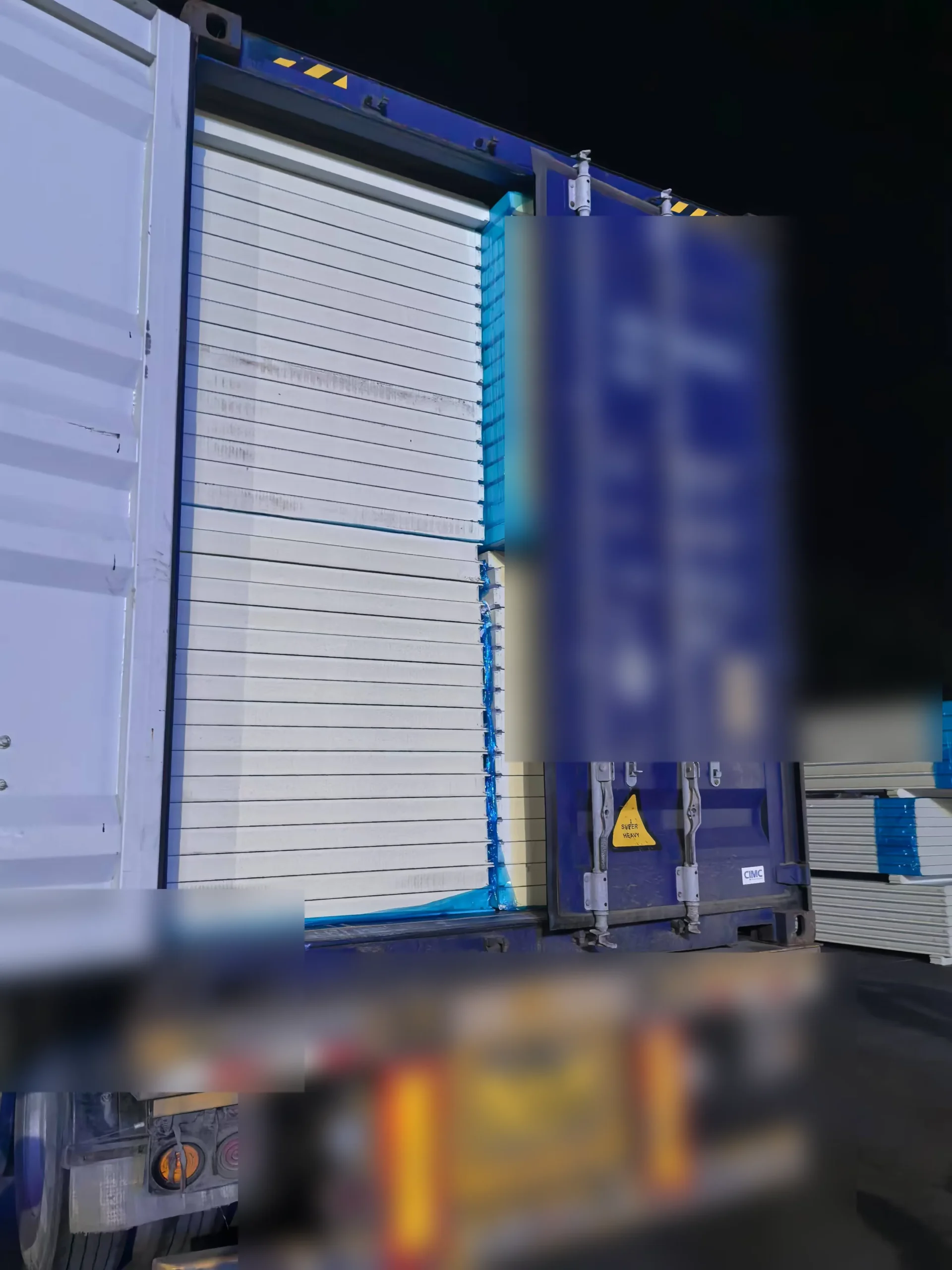 40HQ container loaded with insulated sandwich panels for export