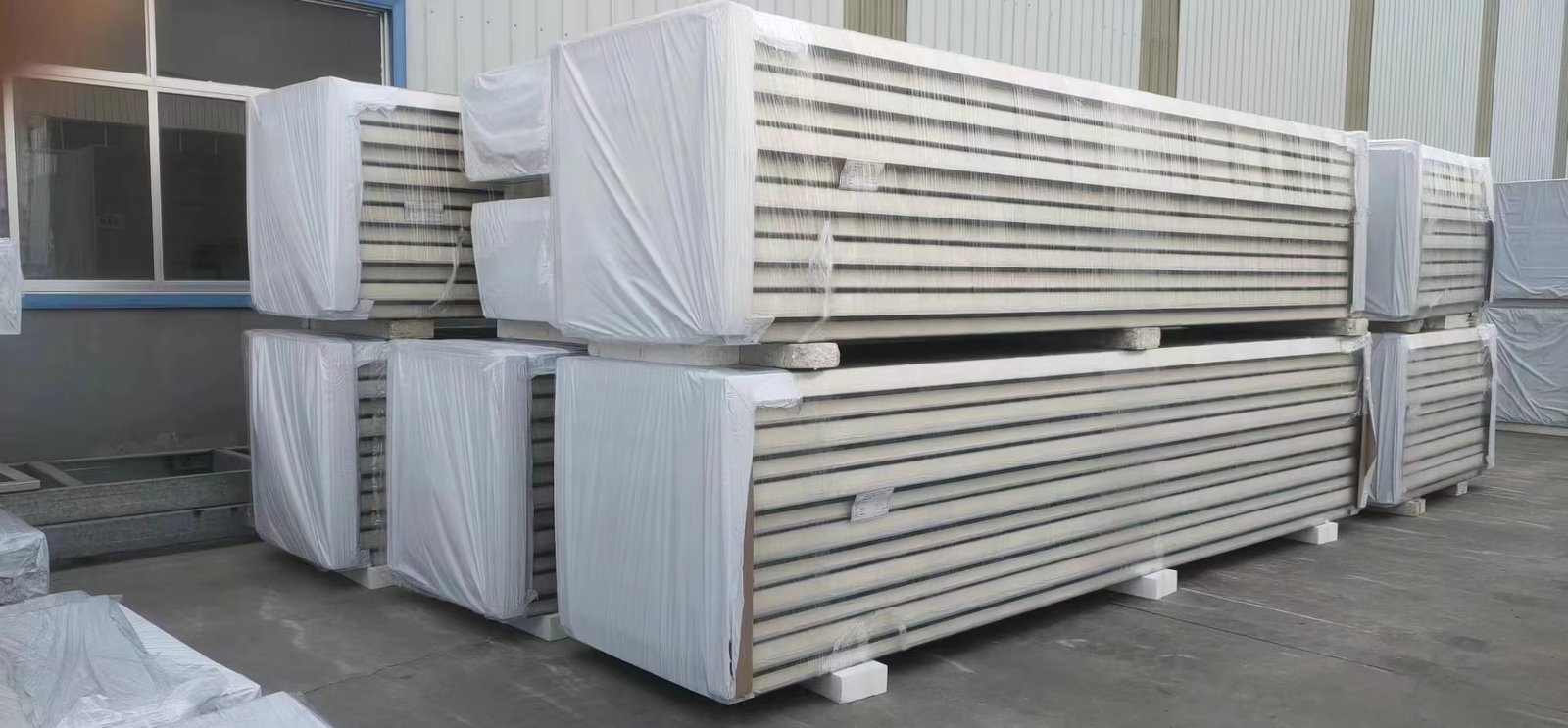 LIAOHE sandwich panels packed for export