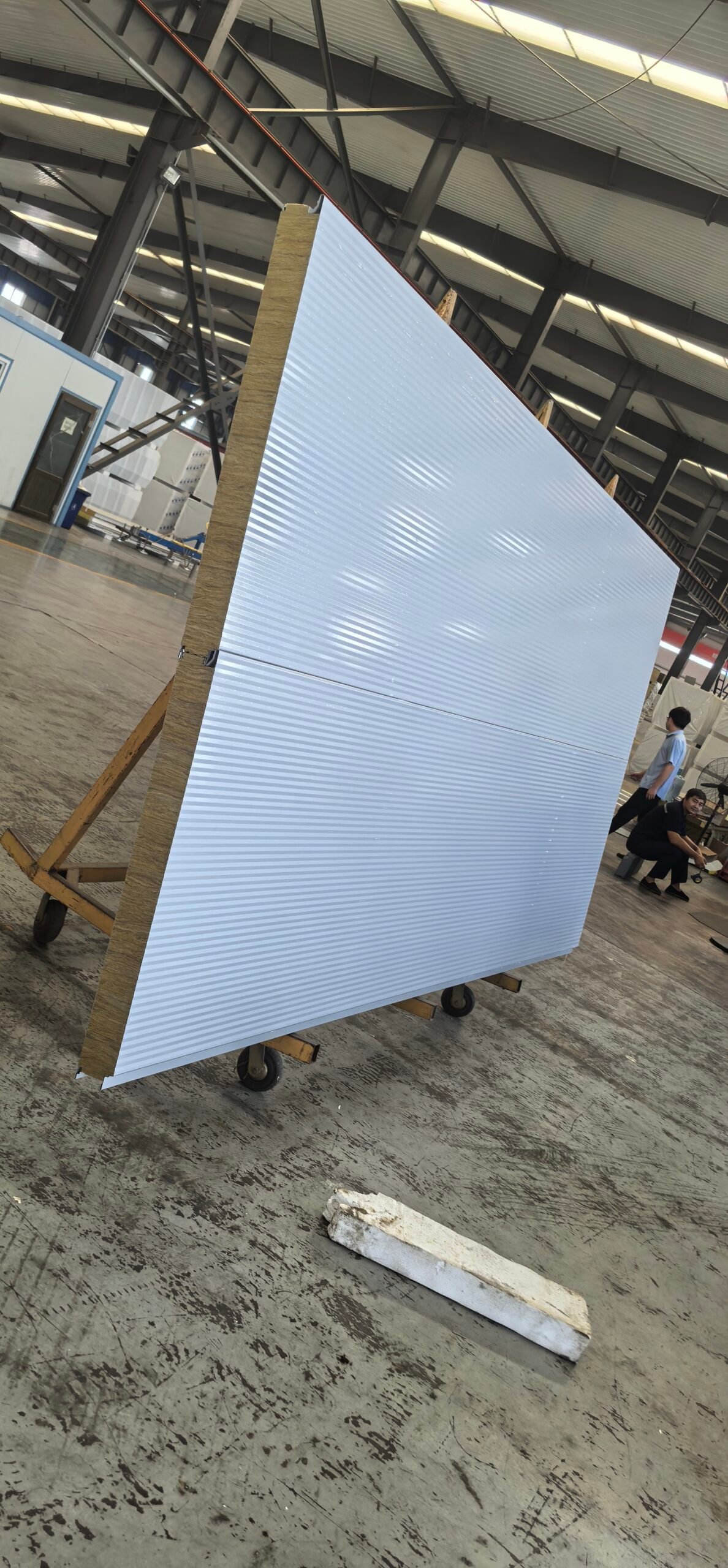 Rock wool sandwich panel handling in LIAOHE factory